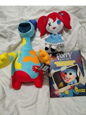 Poppy Playtime Plushies And Book Lot